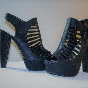 Black Night Out Heels Size 11